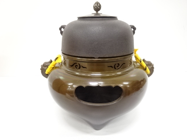  風炉師　般若勘渓　釜師　菊池政光造　唐銅　鬼面風炉(底瓦付)